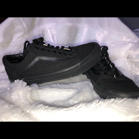 Vans Shoes - Black old skool vans